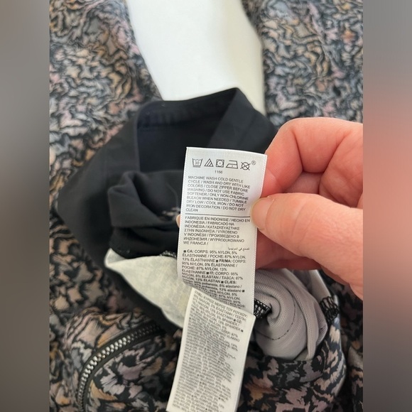 Athleta Trekkie North Size 2 Kinetic Abstract Black Pants - Picture 4 of 11